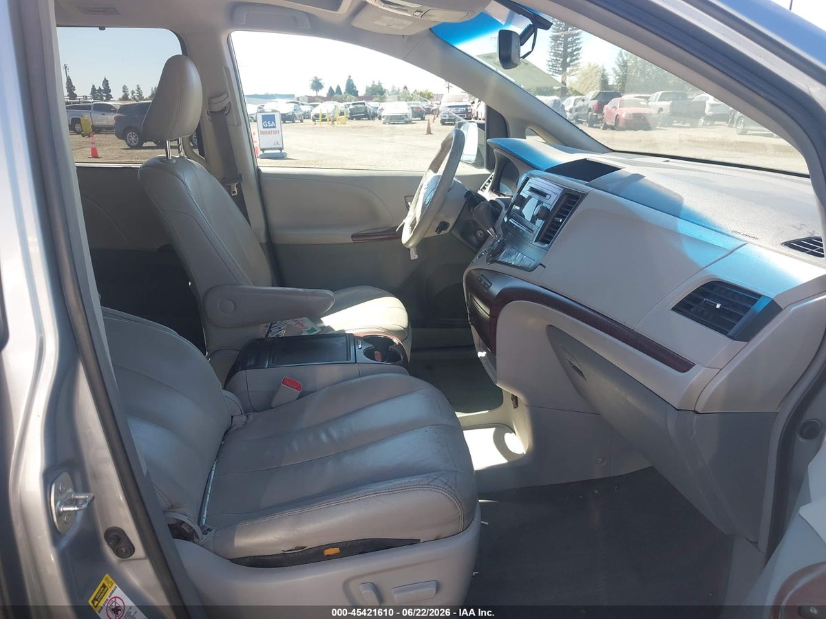 2014 TOYOTA SIENNA XLE V6 8 PASSENGER — снимка 5