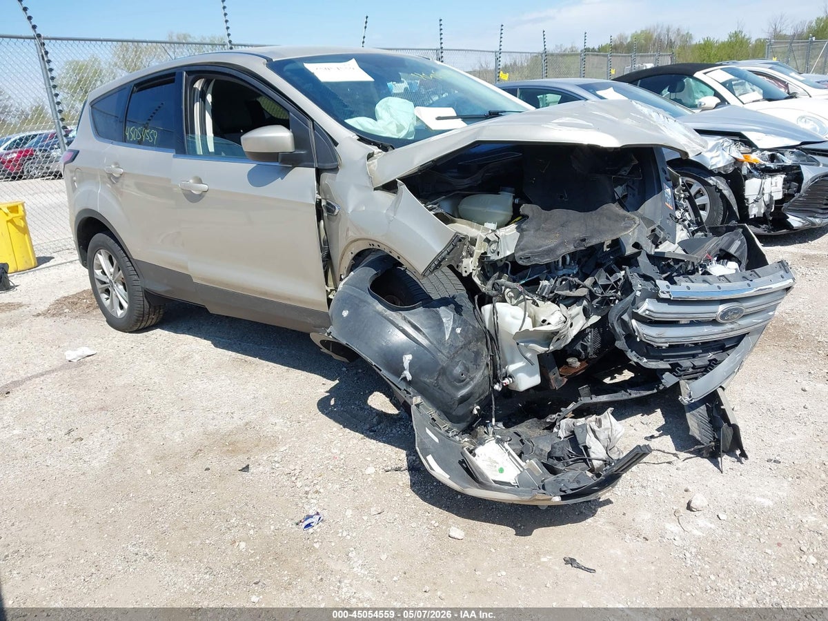 2017 FORD ESCAPE SE