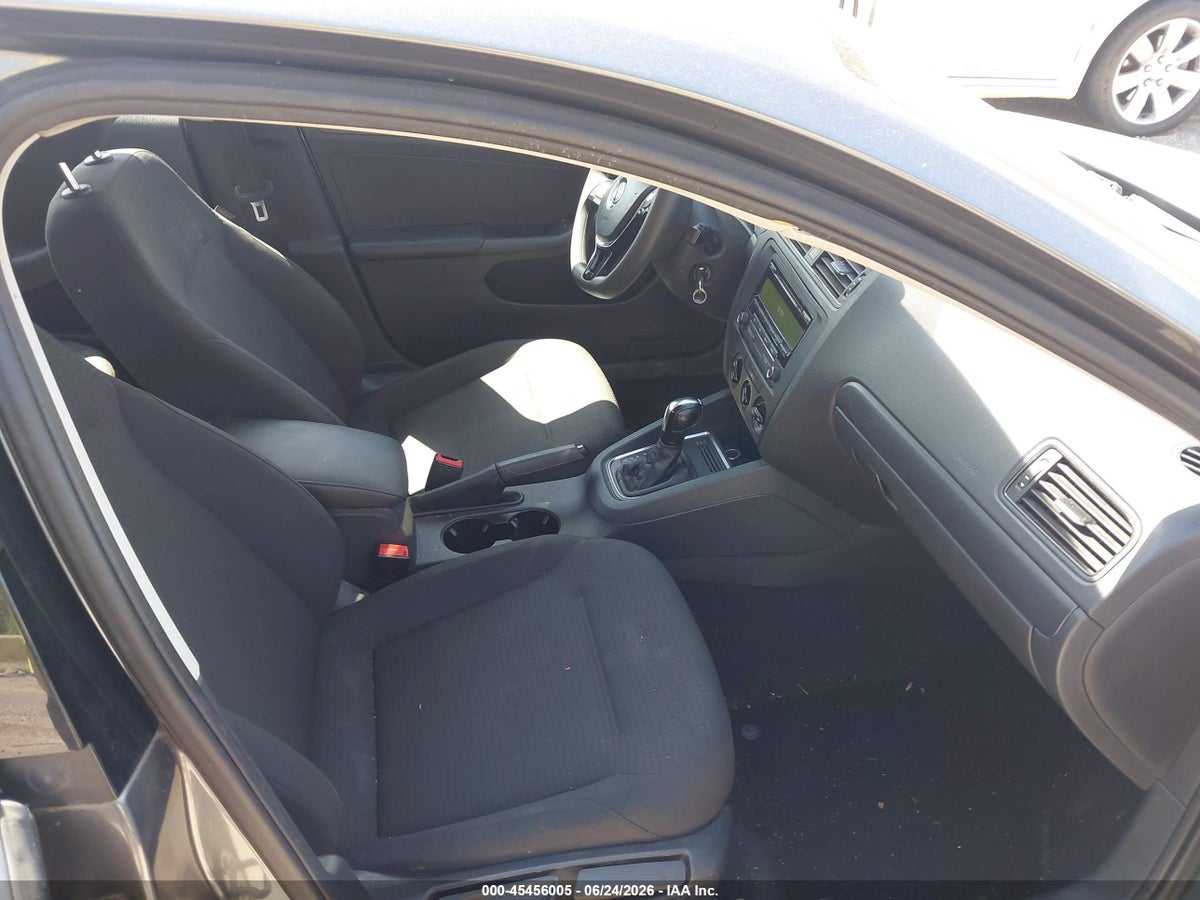 2015 VOLKSWAGEN JETTA 2.0L S — снимка 5