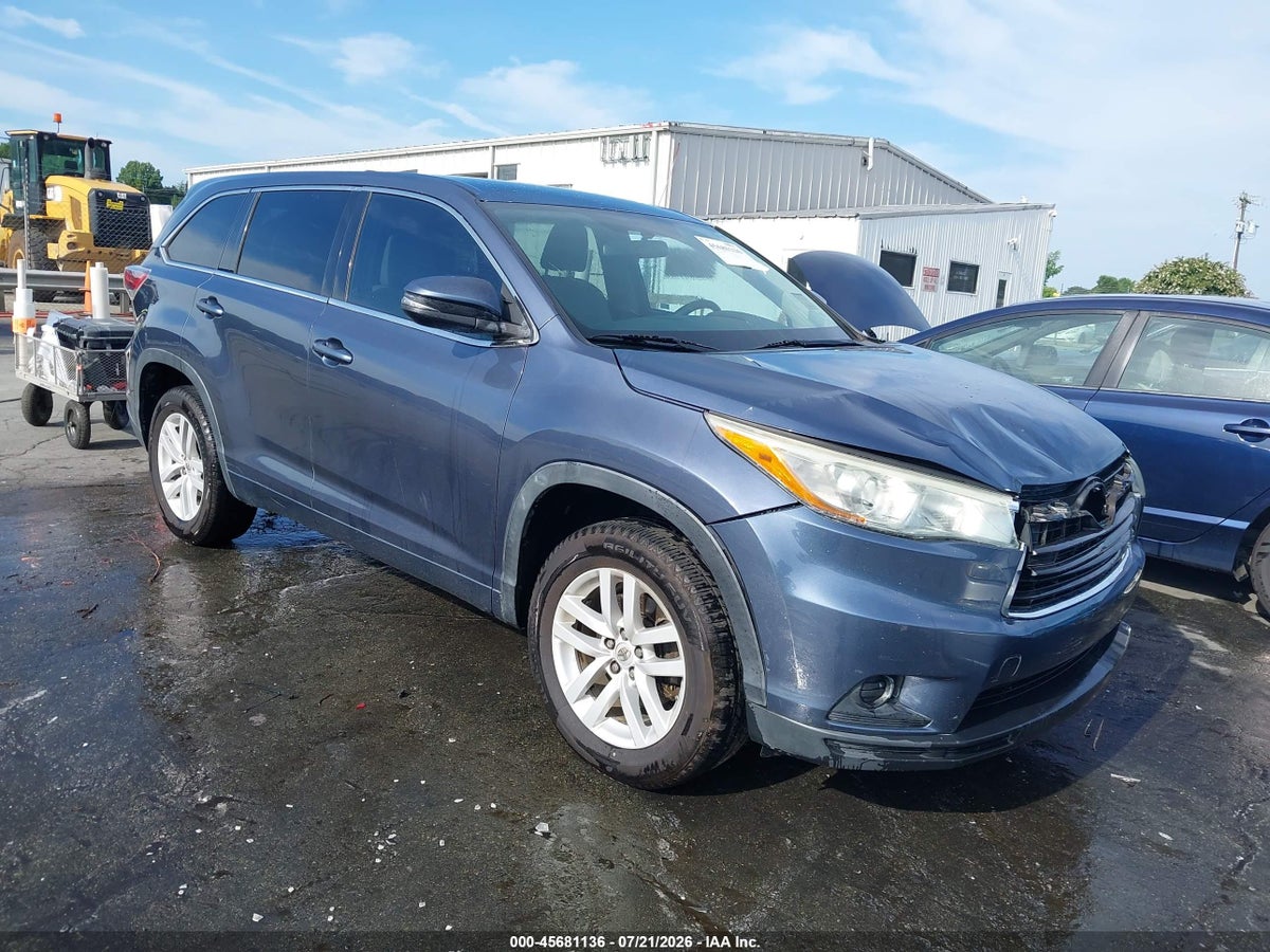 2015 TOYOTA HIGHLANDER LE