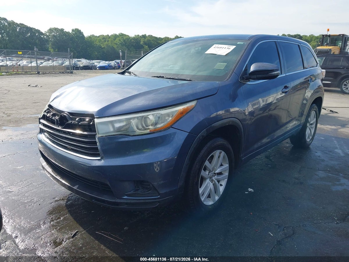 2015 TOYOTA HIGHLANDER LE — снимка 2