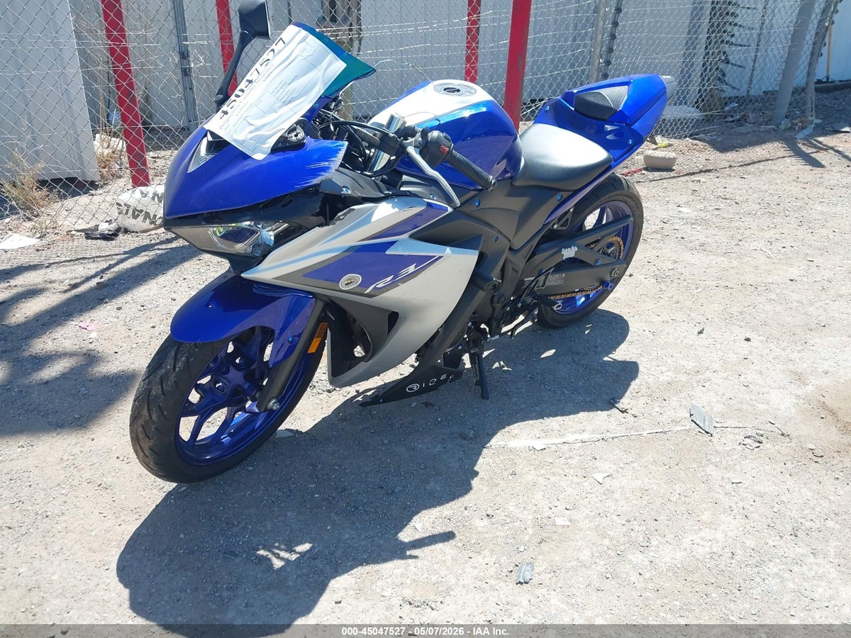 2015 YAMAHA YZFR3 — снимка 2