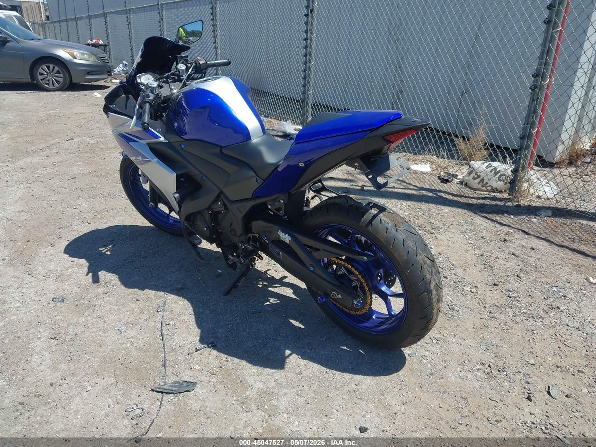 2015 YAMAHA YZFR3 — снимка 3