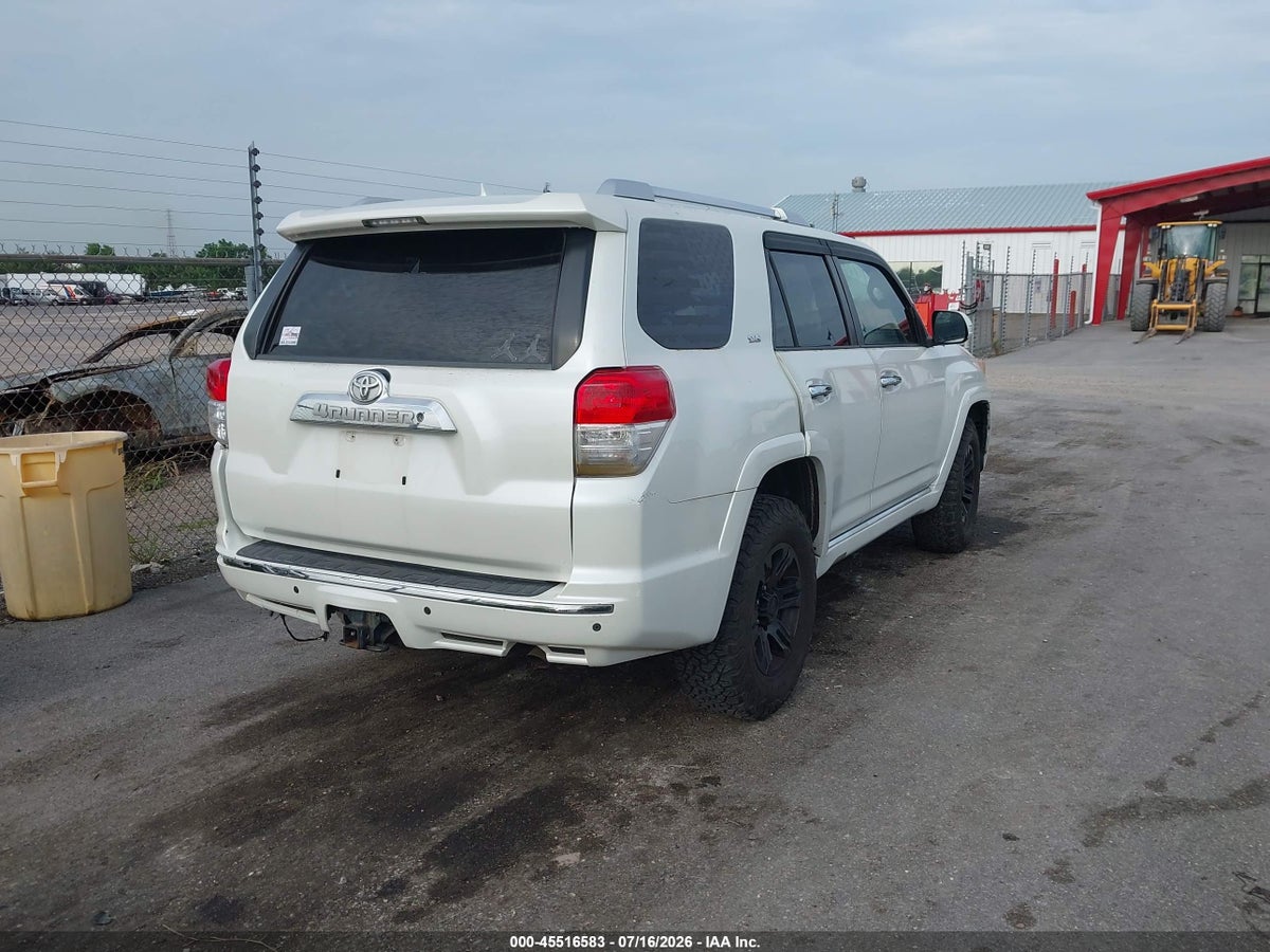 2011 TOYOTA 4RUNNER SR5 V6 — снимка 4