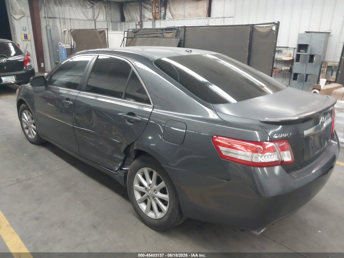 2011 TOYOTA CAMRY XLE V6 — снимка 3