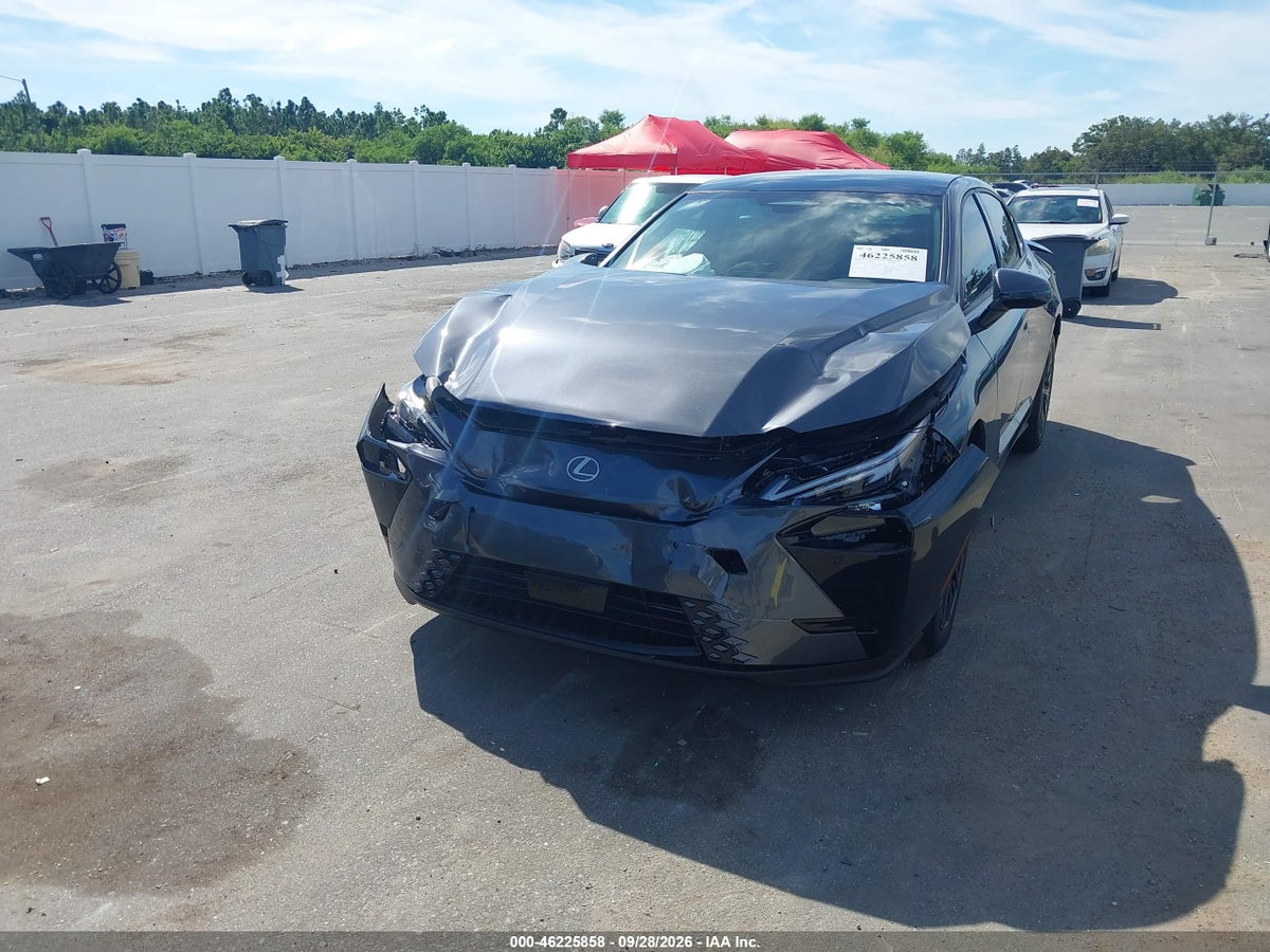 2026 LEXUS ES 350 — photo 2