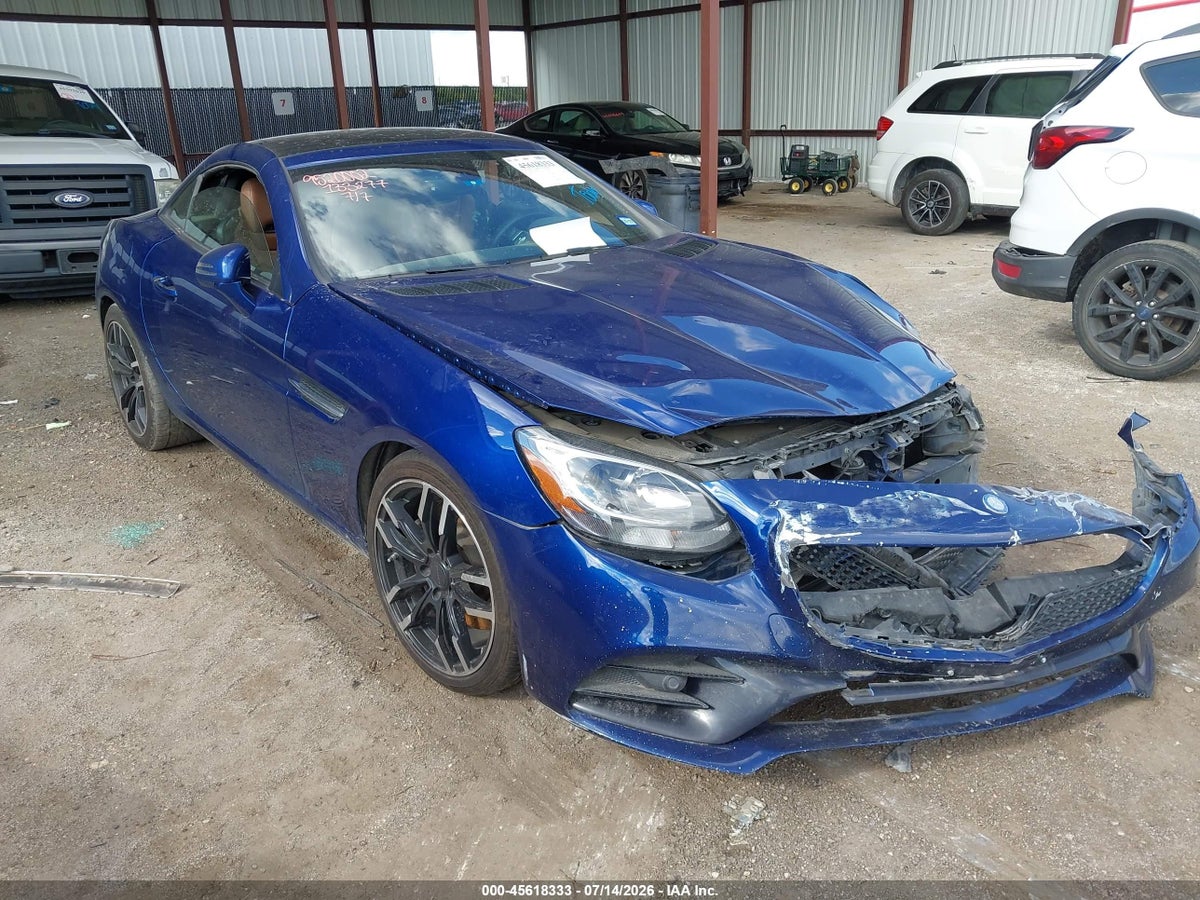 2017 MERCEDES-BENZ SLC 300
