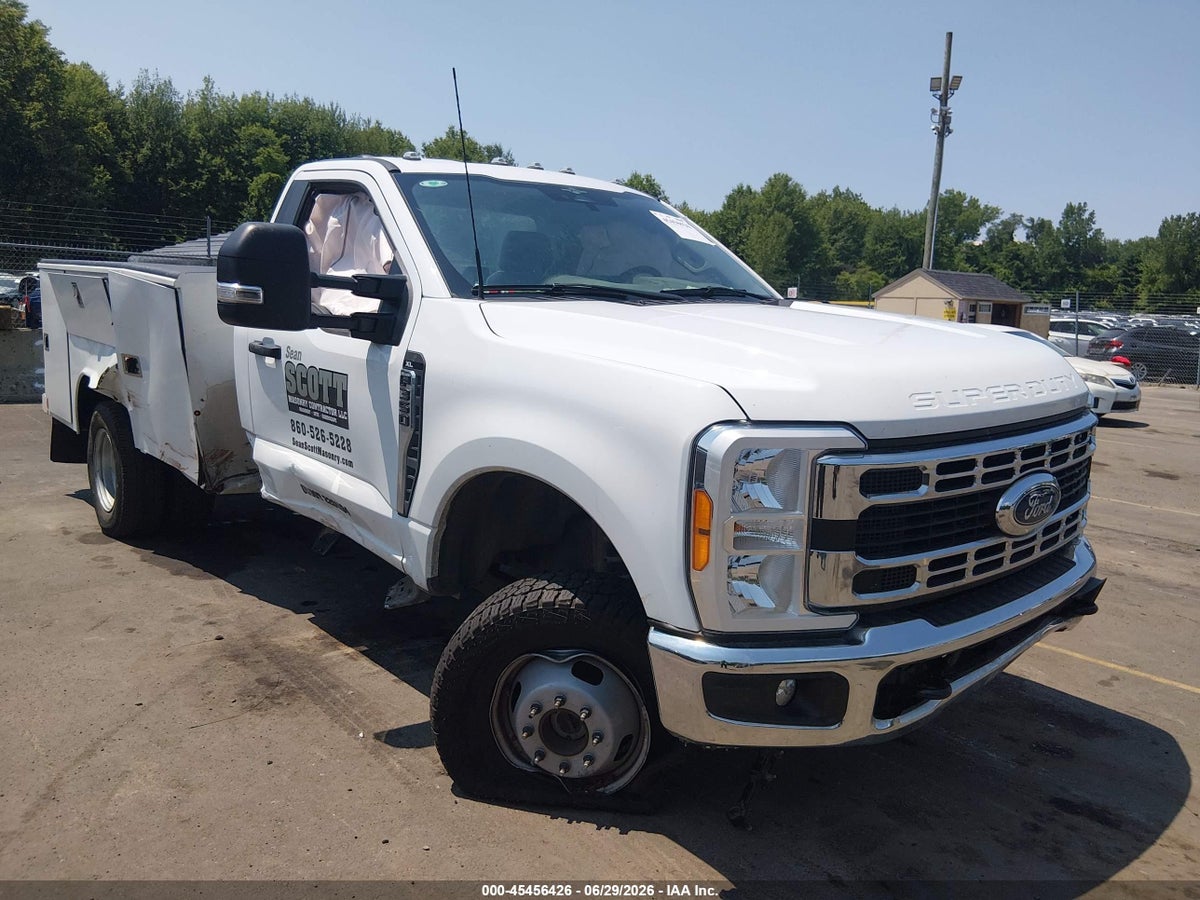 2023 FORD F-350 CHASSIS XL/XLT