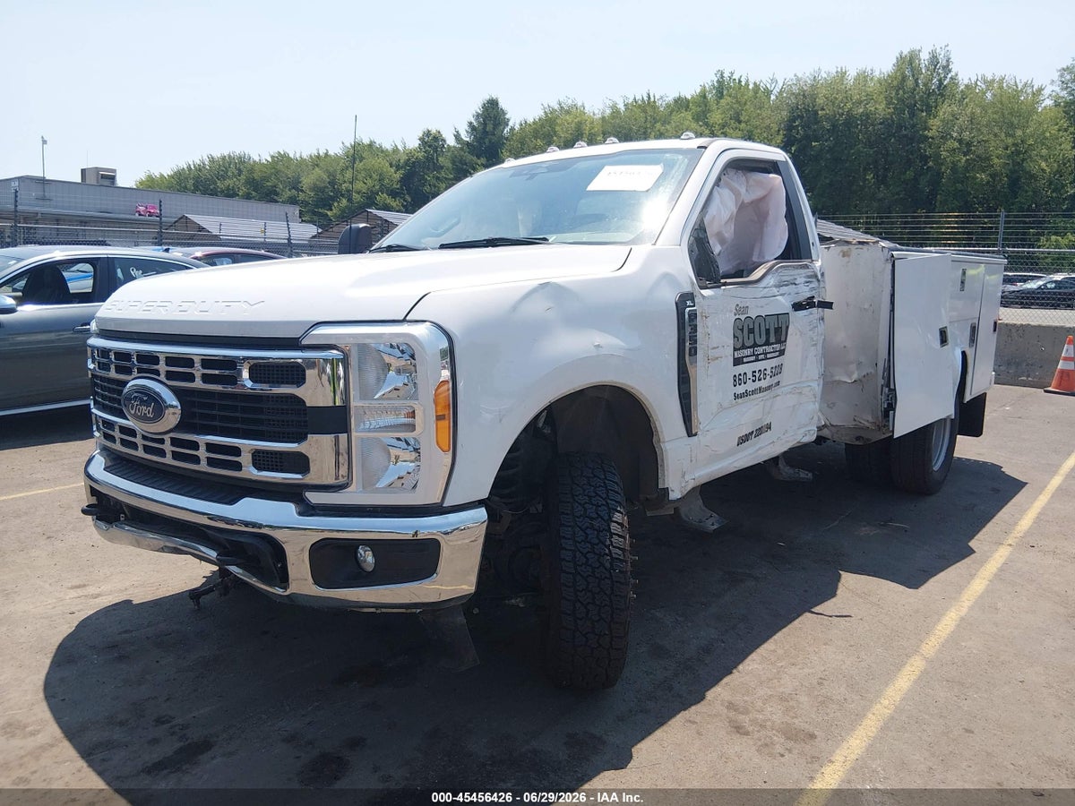2023 FORD F-350 CHASSIS XL/XLT — снимка 2