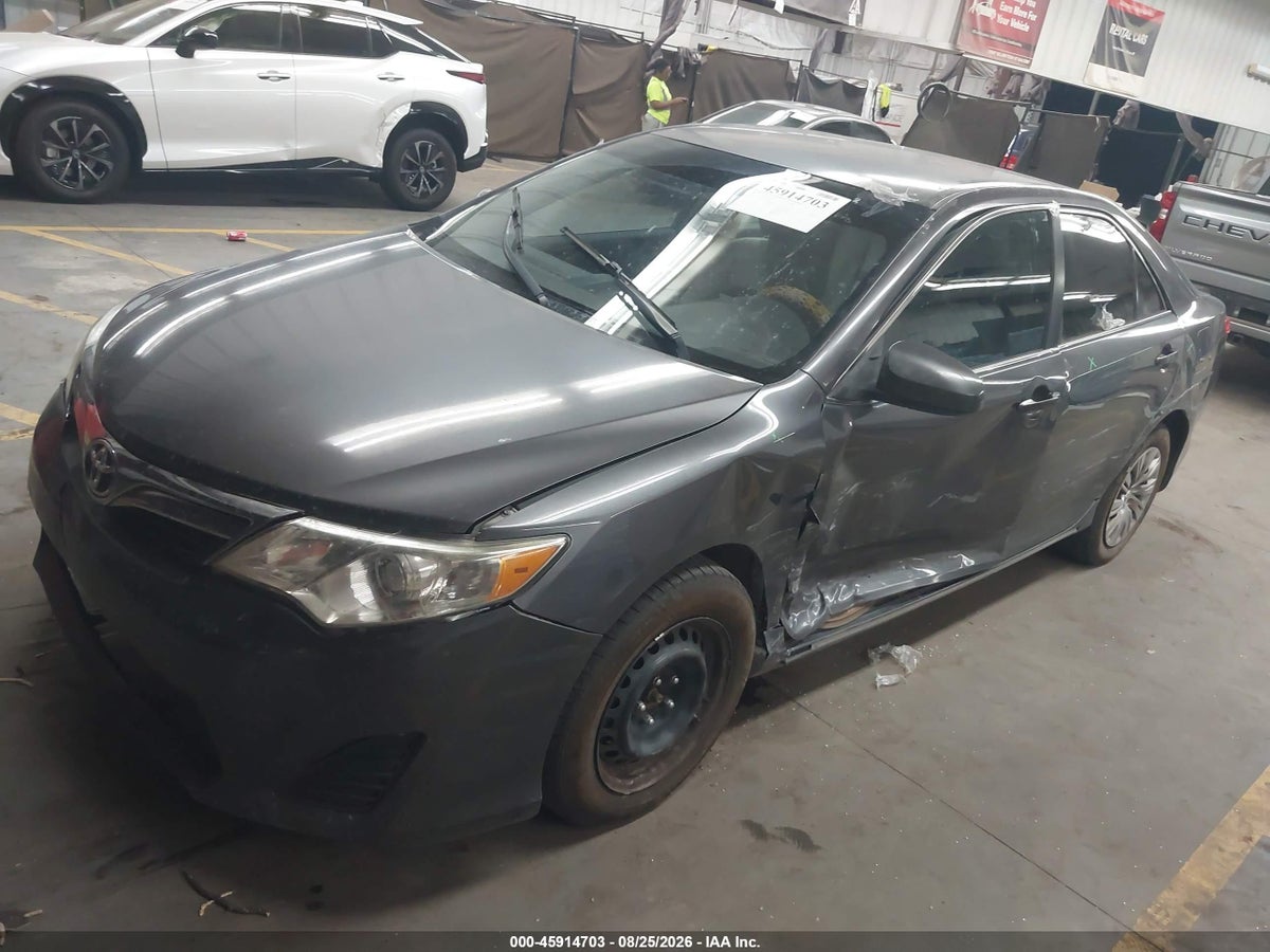 2013 TOYOTA CAMRY LE — снимка 2