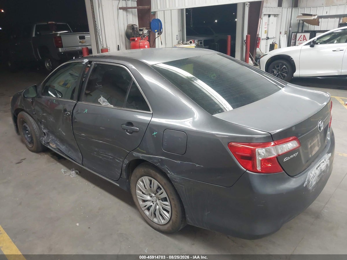 2013 TOYOTA CAMRY LE — снимка 3