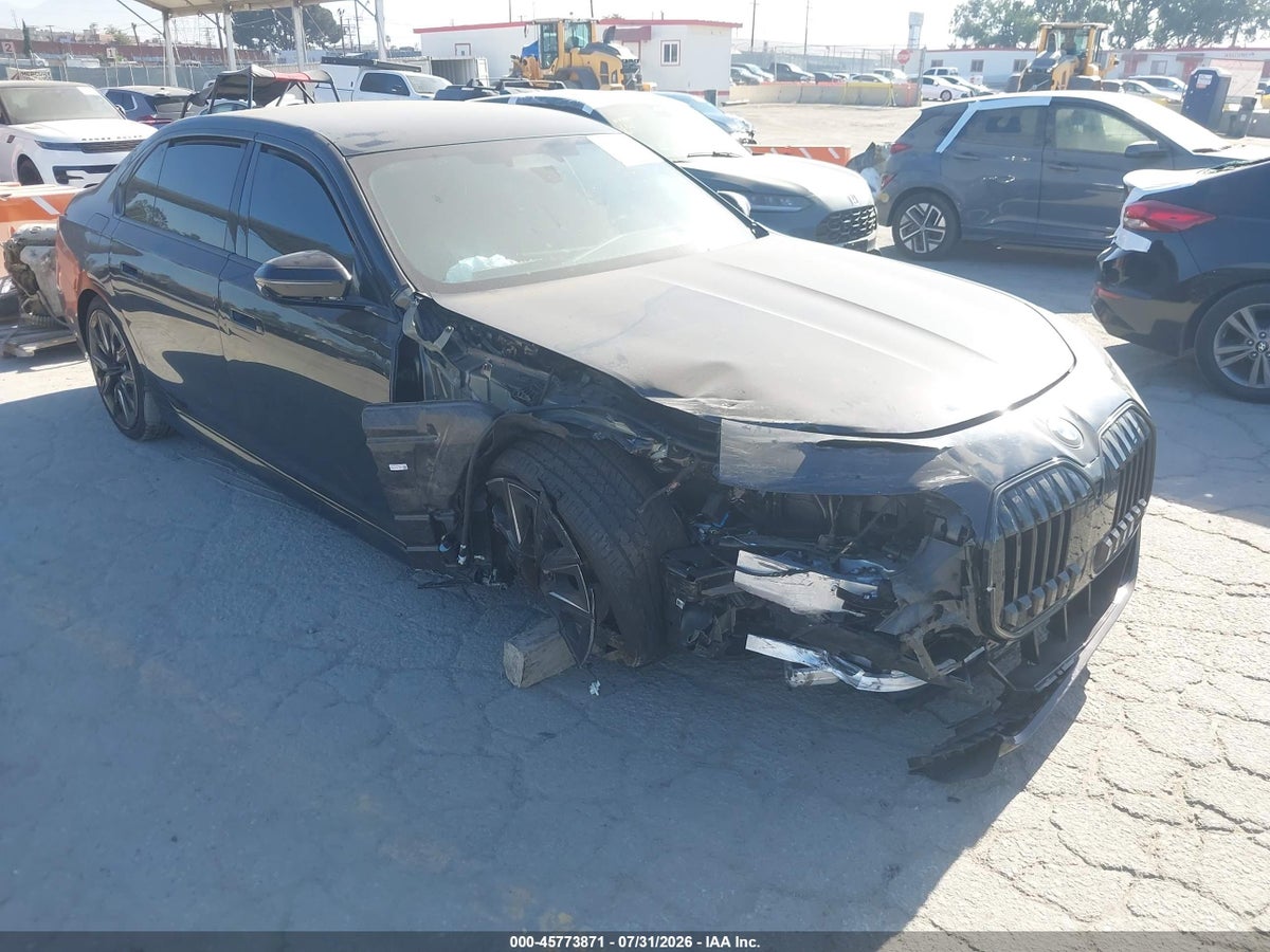 2025 BMW 740I