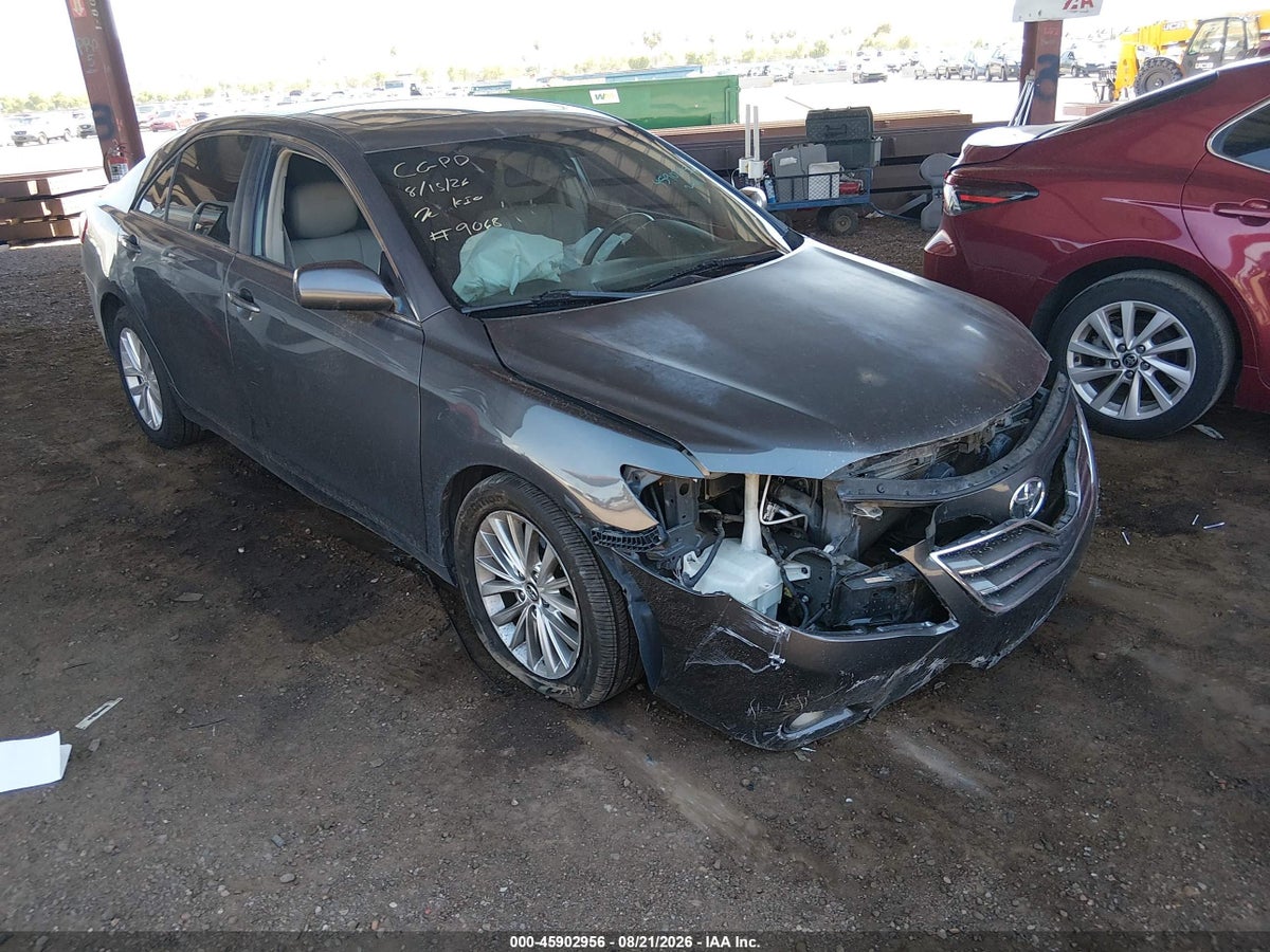 2011 TOYOTA CAMRY XLE V6