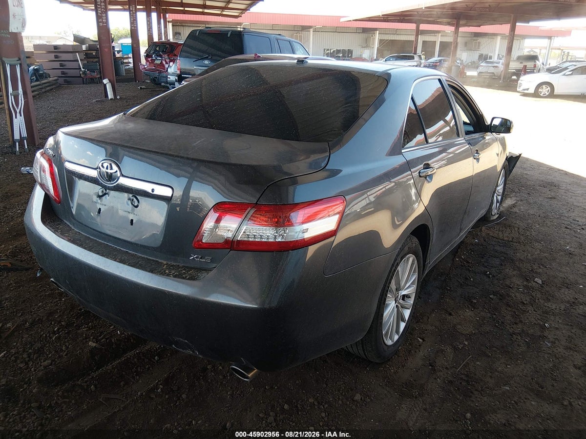 2011 TOYOTA CAMRY XLE V6 — снимка 4