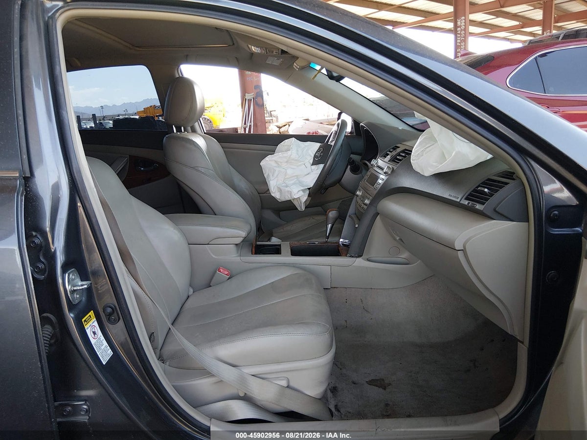 2011 TOYOTA CAMRY XLE V6 — снимка 5