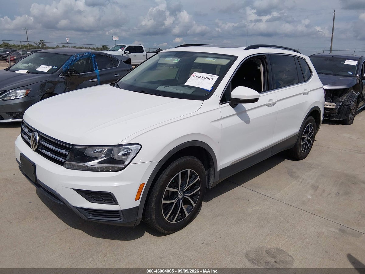 2021 VOLKSWAGEN TIGUAN 2.0T SE/2.0T SE R-LINE BLACK/2.0T SEL — снимка 2