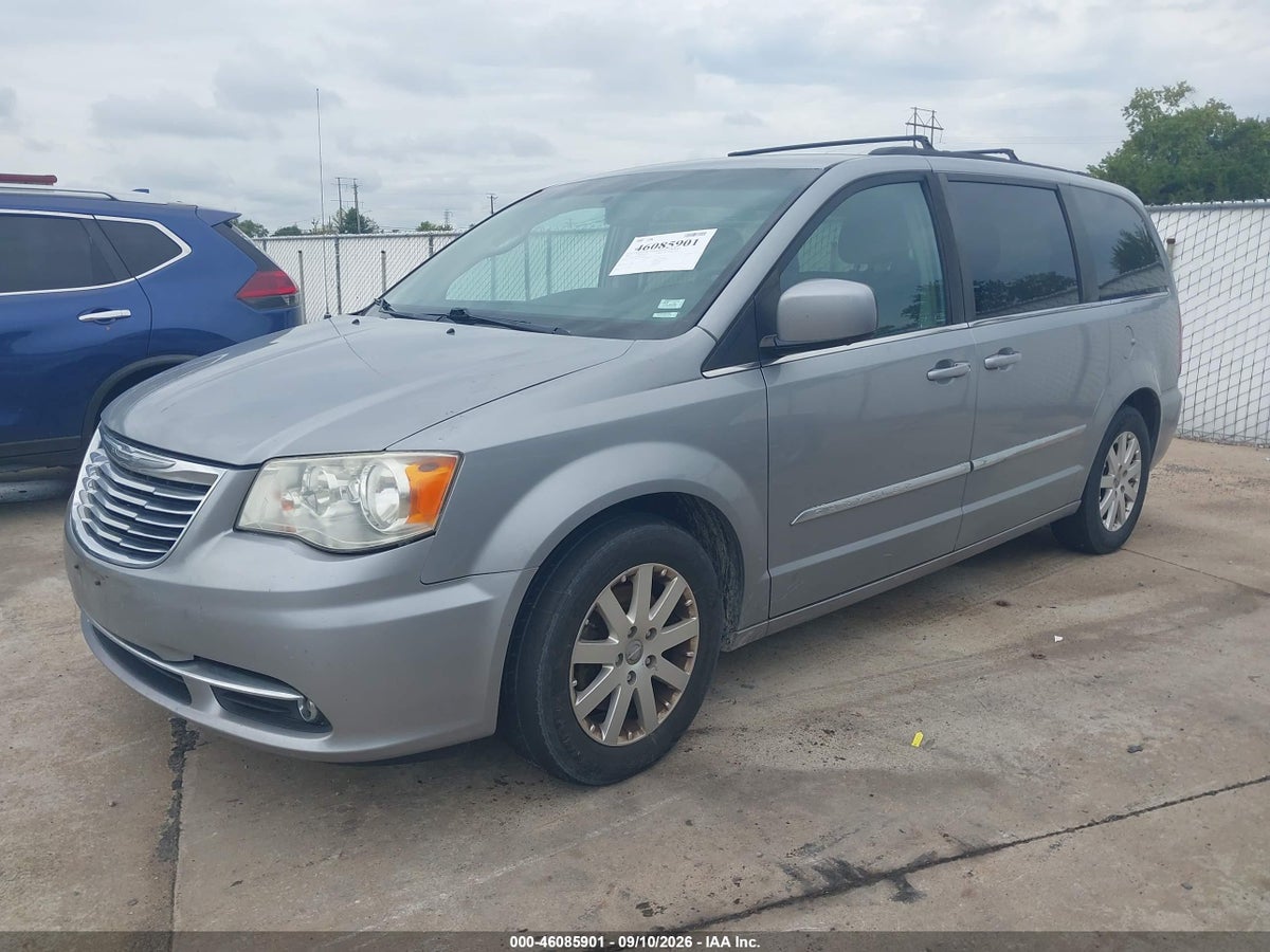 2013 CHRYSLER TOWN & COUNTRY TOURING — снимка 2
