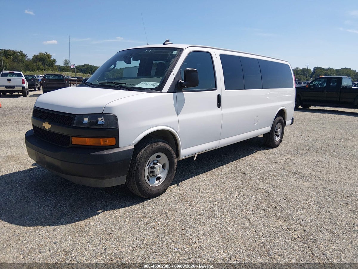 2022 CHEVROLET EXPRESS PASSENGER RWD 3500 EXTENDED WHEELBASE LS — снимка 2