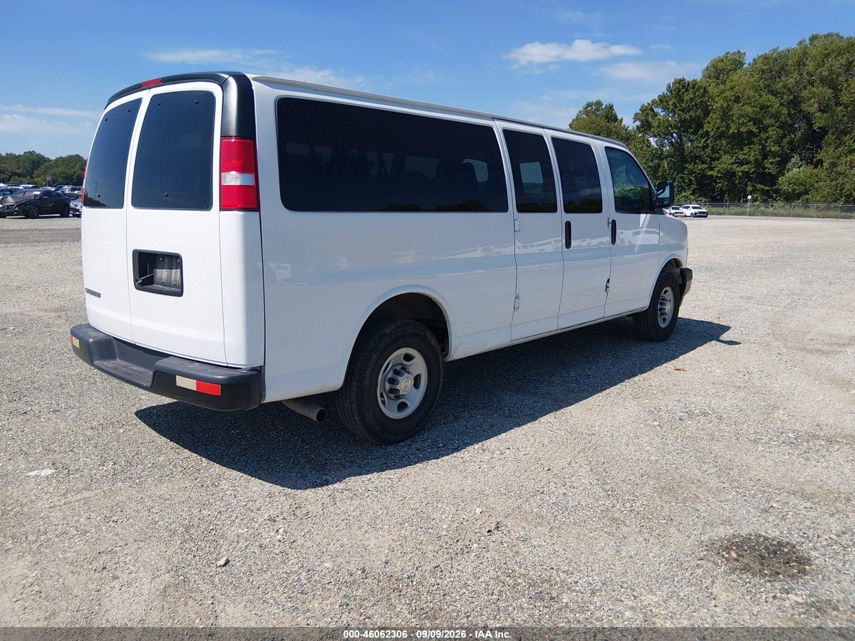 2022 CHEVROLET EXPRESS PASSENGER RWD 3500 EXTENDED WHEELBASE LS — снимка 4
