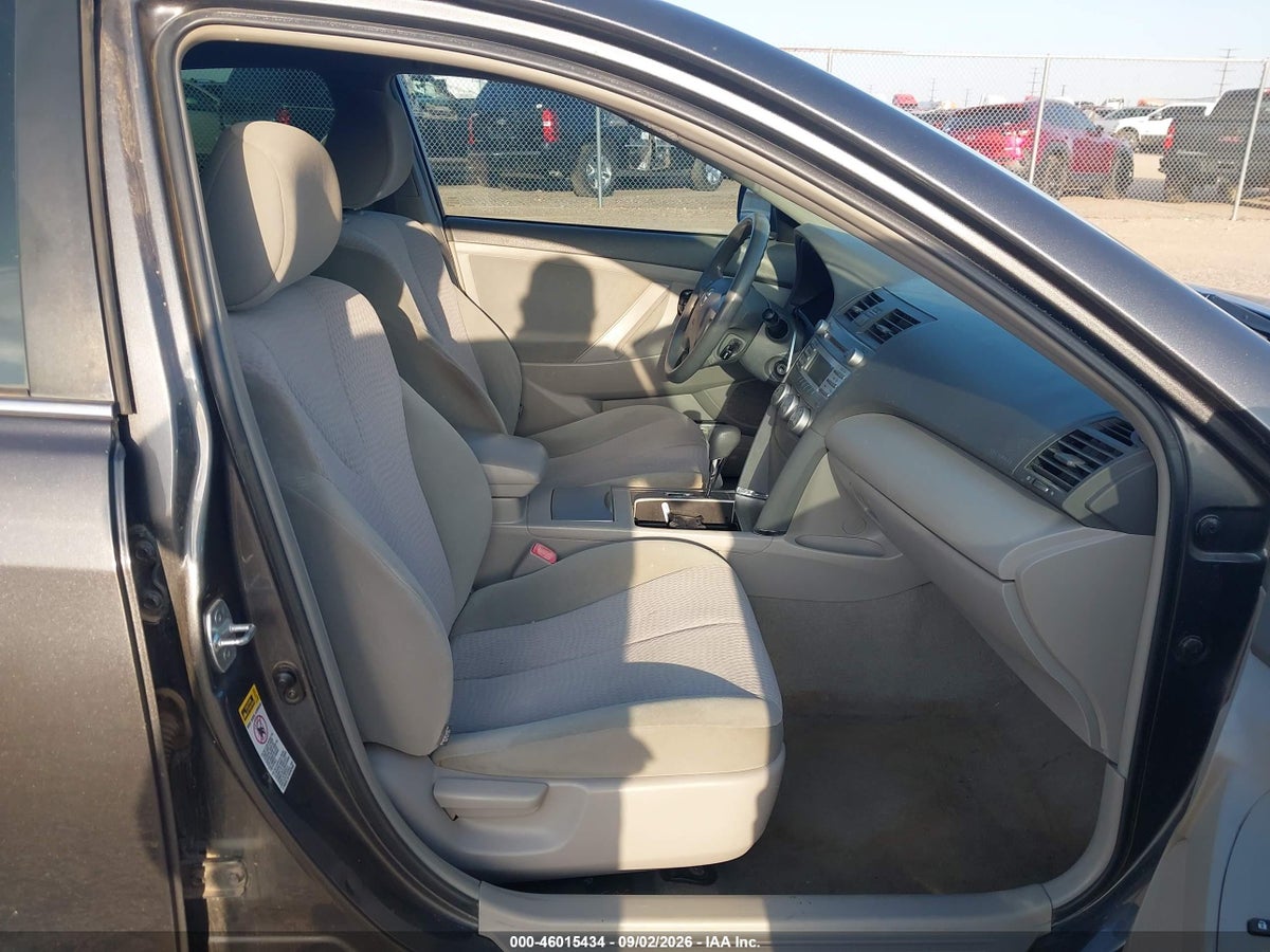 2011 TOYOTA CAMRY LE — снимка 5
