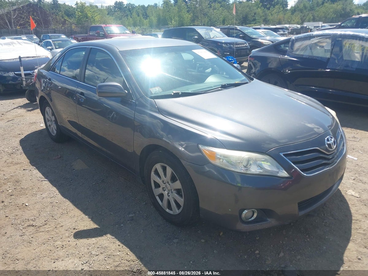 2011 TOYOTA CAMRY LE