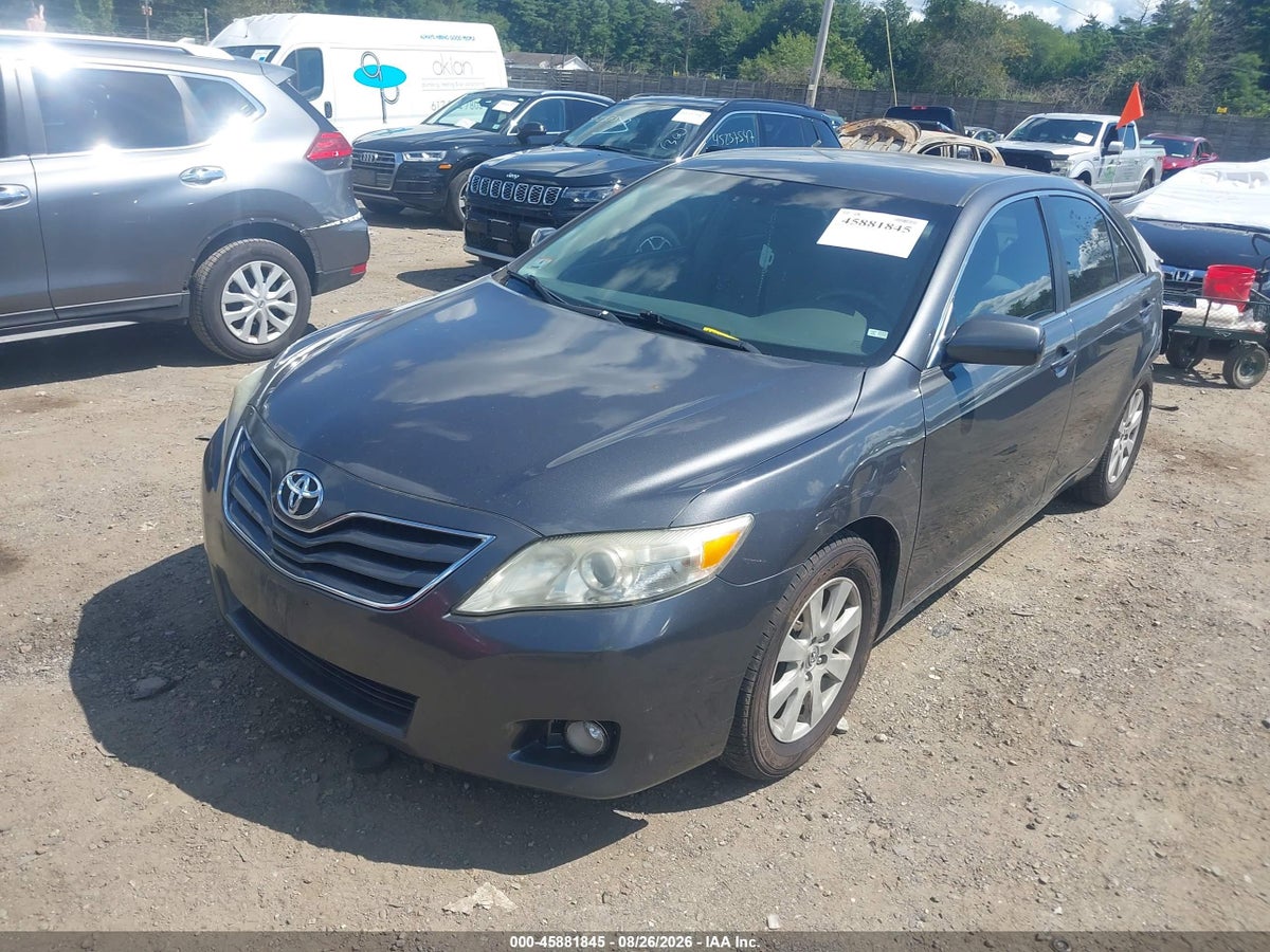 2011 TOYOTA CAMRY LE — снимка 2