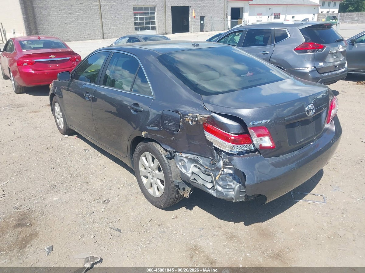 2011 TOYOTA CAMRY LE — снимка 3