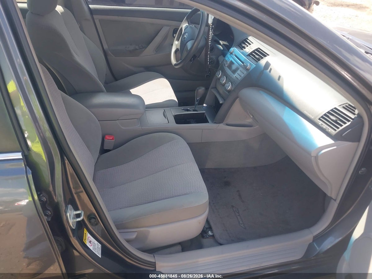 2011 TOYOTA CAMRY LE — снимка 5