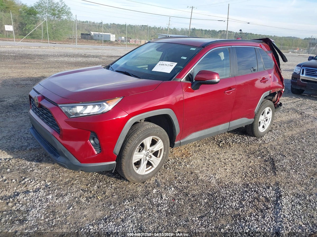 2021 TOYOTA RAV4 XLE — снимка 2