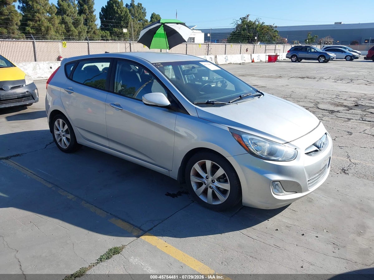2013 HYUNDAI ACCENT SE