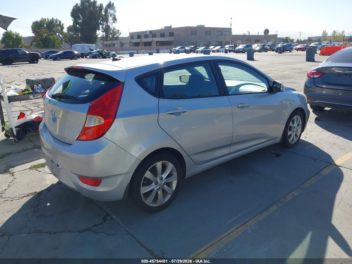 2013 HYUNDAI ACCENT SE — снимка 4