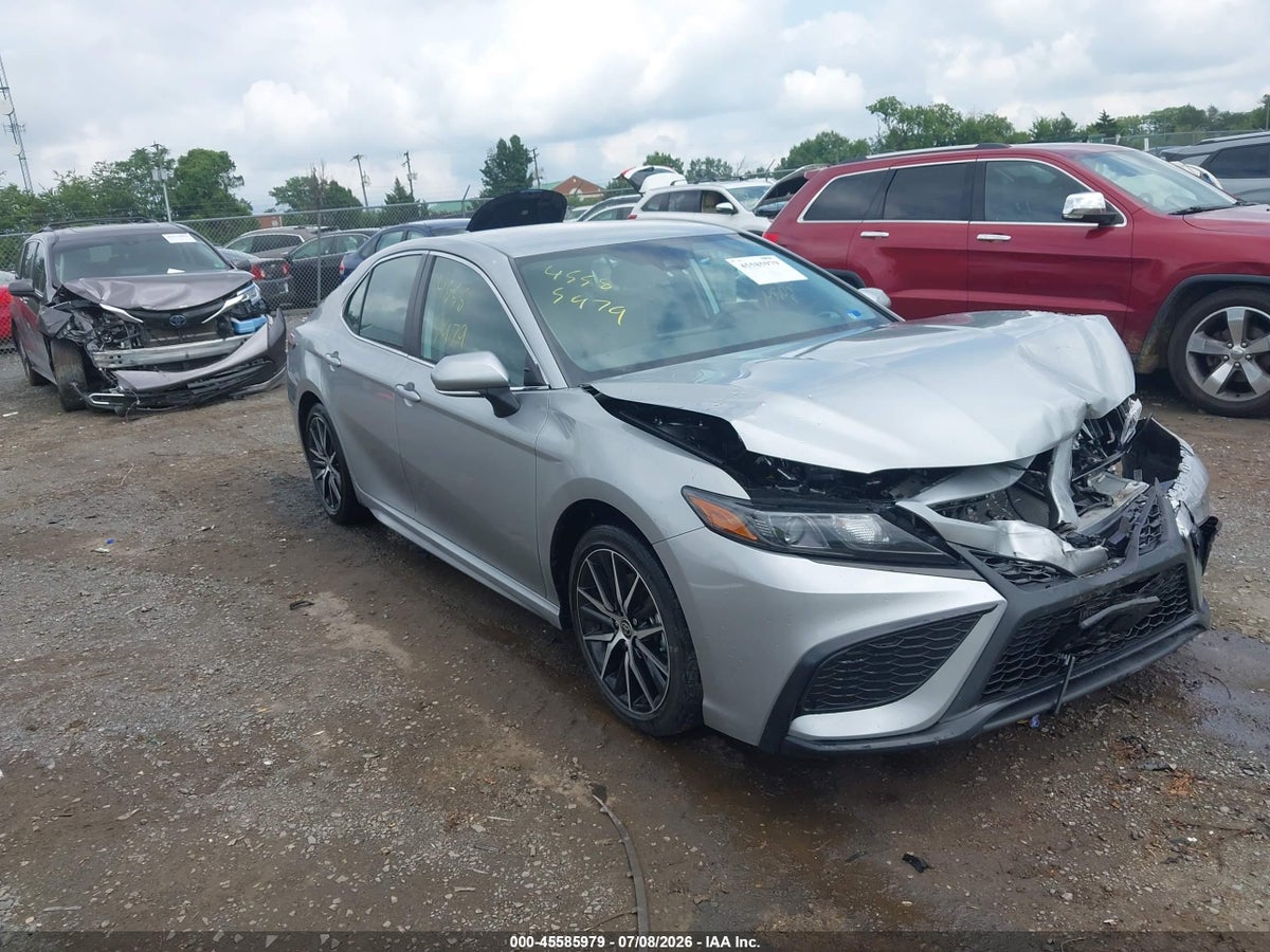 2024 TOYOTA CAMRY SE