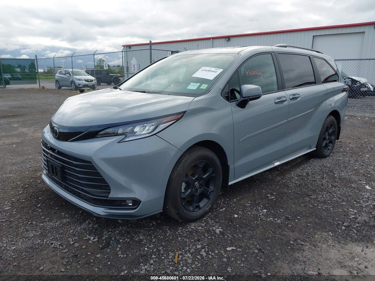 2026 TOYOTA SIENNA WOODLAND EDITION — снимка 2