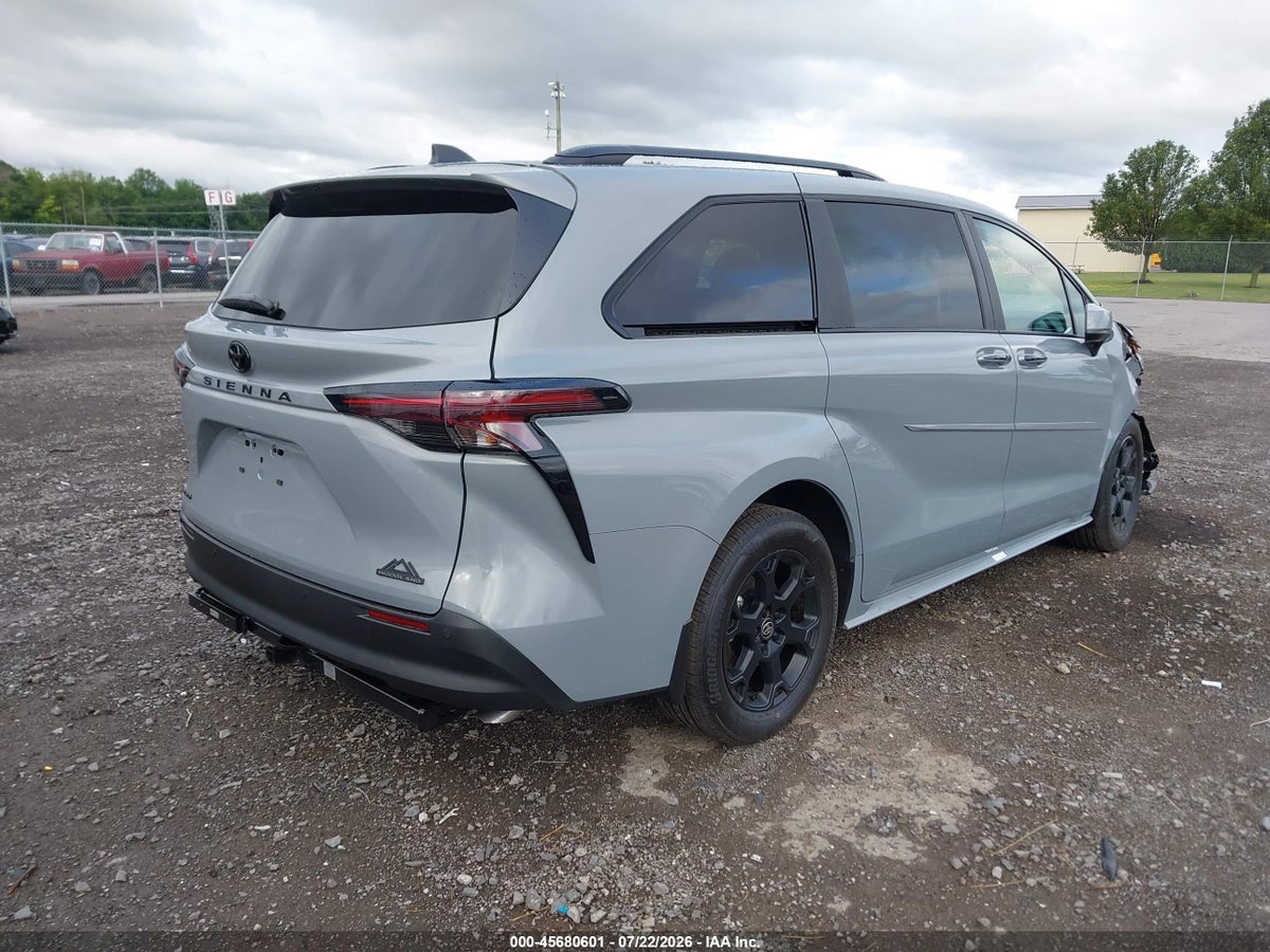 2026 TOYOTA SIENNA WOODLAND EDITION — снимка 4
