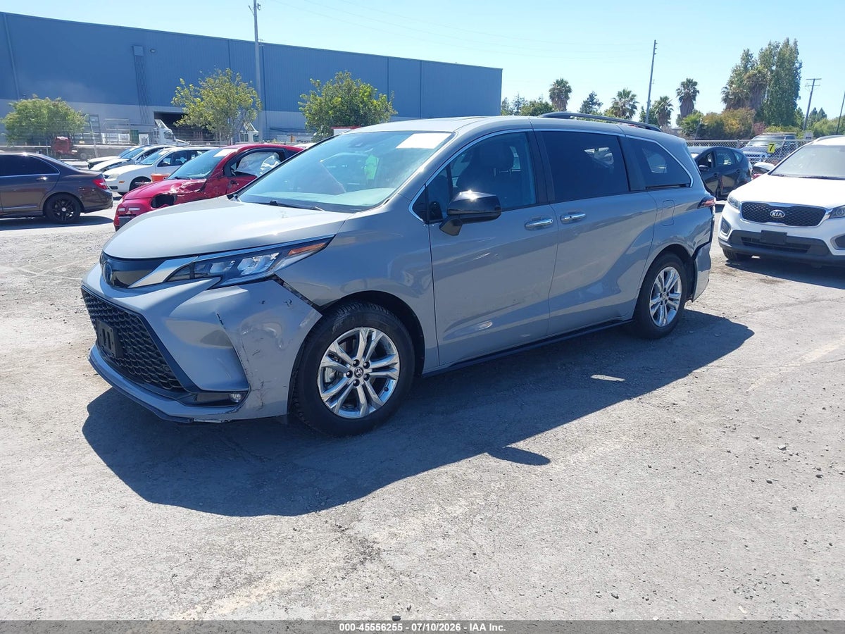 2023 TOYOTA SIENNA XSE — снимка 2