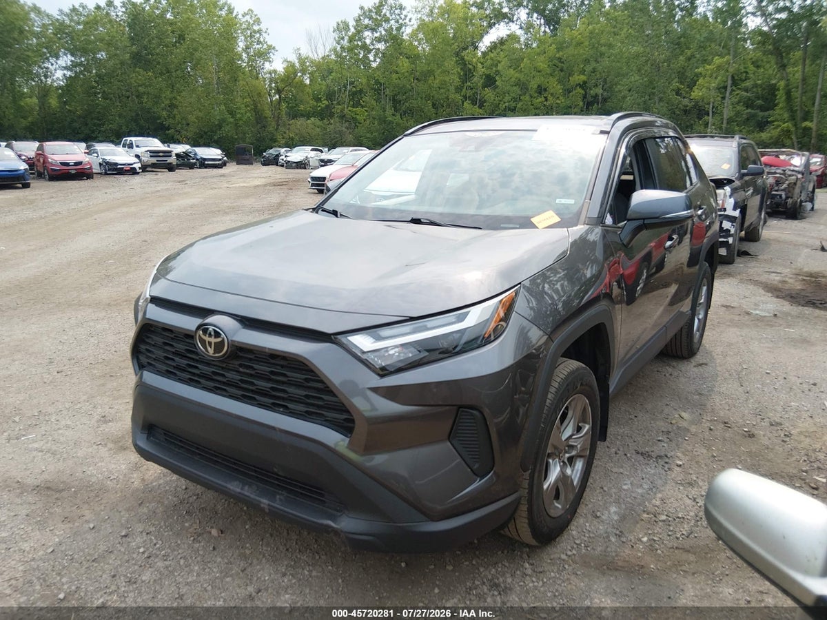 2024 TOYOTA RAV4 XLE — снимка 2