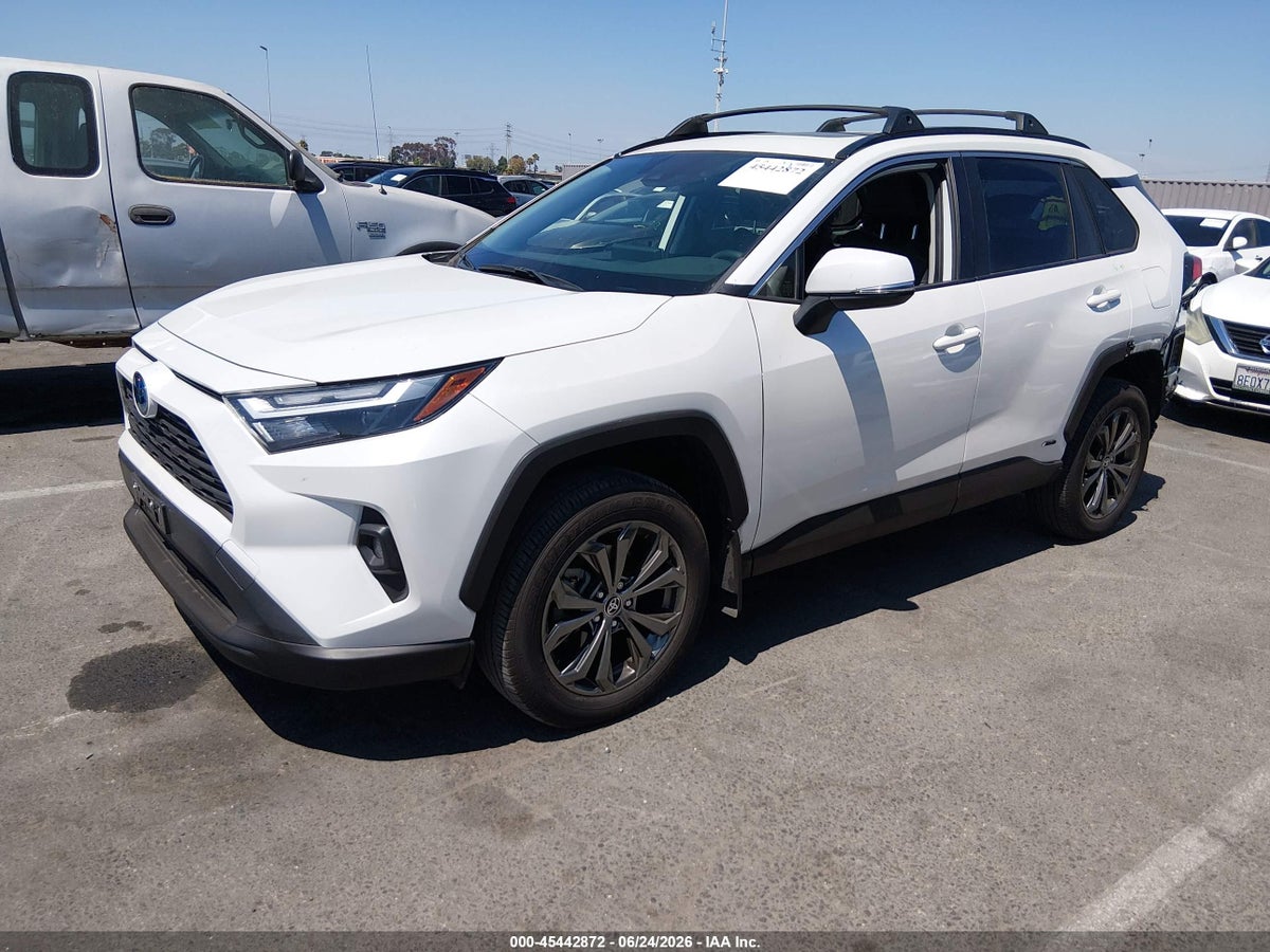 2024 TOYOTA RAV4 HYBRID XLE PREMIUM — снимка 2