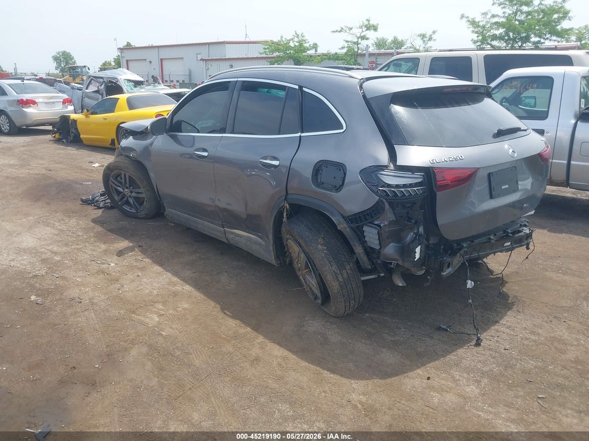 2025 MERCEDES-BENZ GLA 250 4MATIC — снимка 3