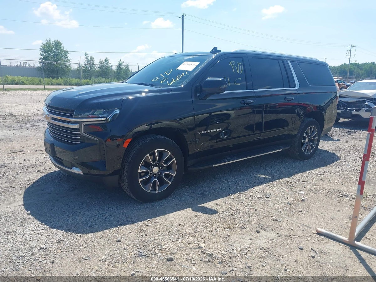 2021 CHEVROLET SUBURBAN 4WD LT — снимка 2