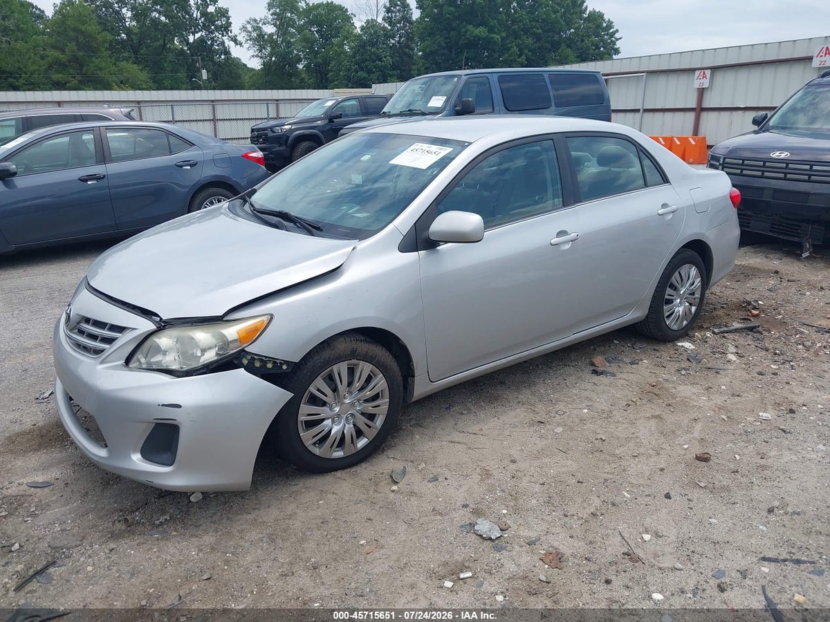 2013 TOYOTA COROLLA LE — снимка 2