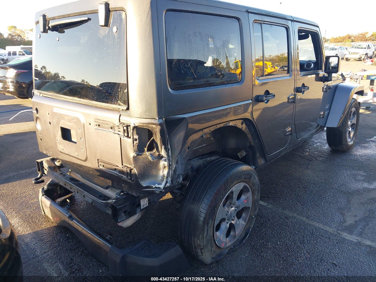 2017 JEEP WRANGLER UNLIMITED SAHARA 4X4 — снимка 4