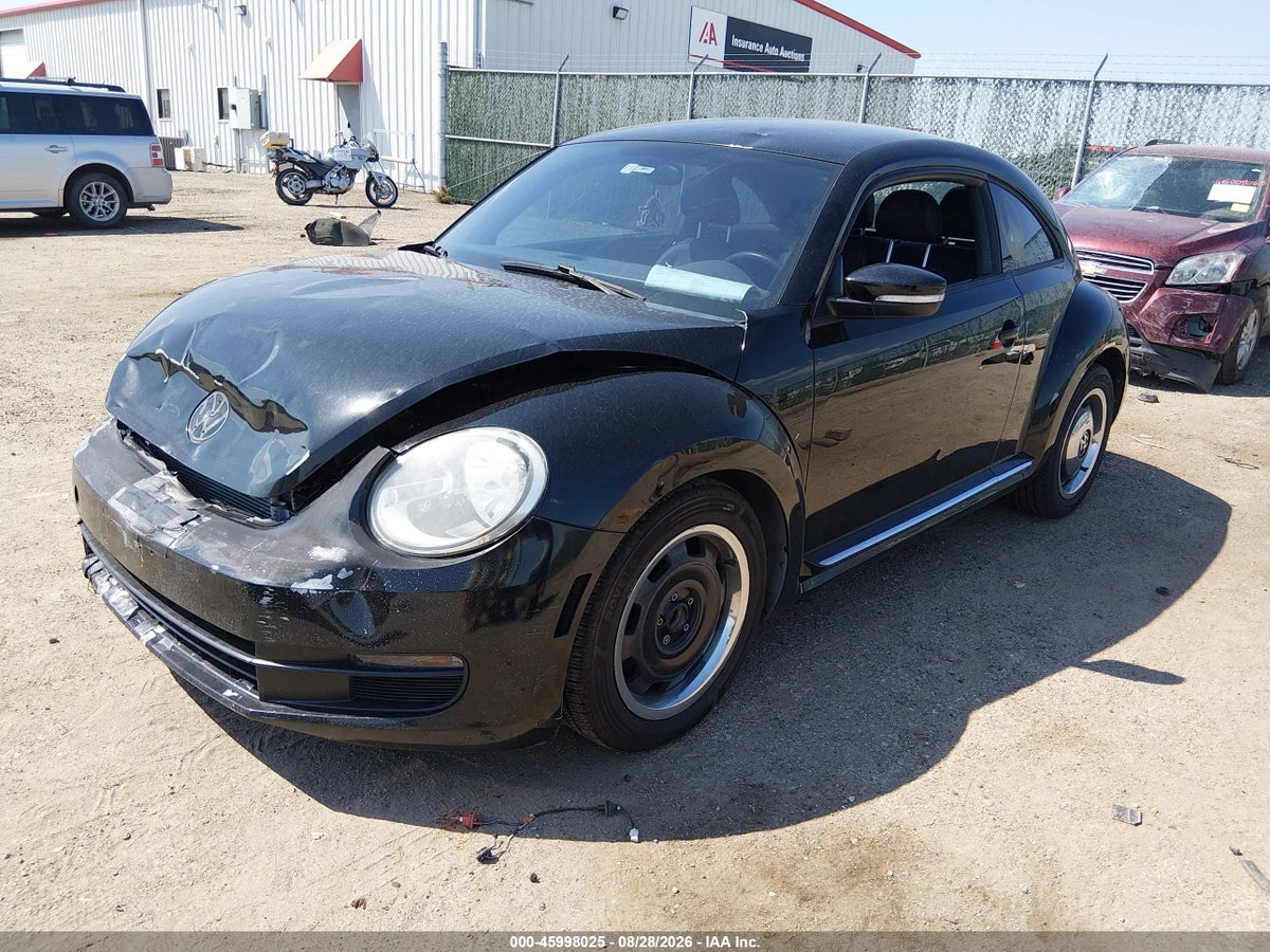 2012 VOLKSWAGEN BEETLE 2.5L — снимка 2