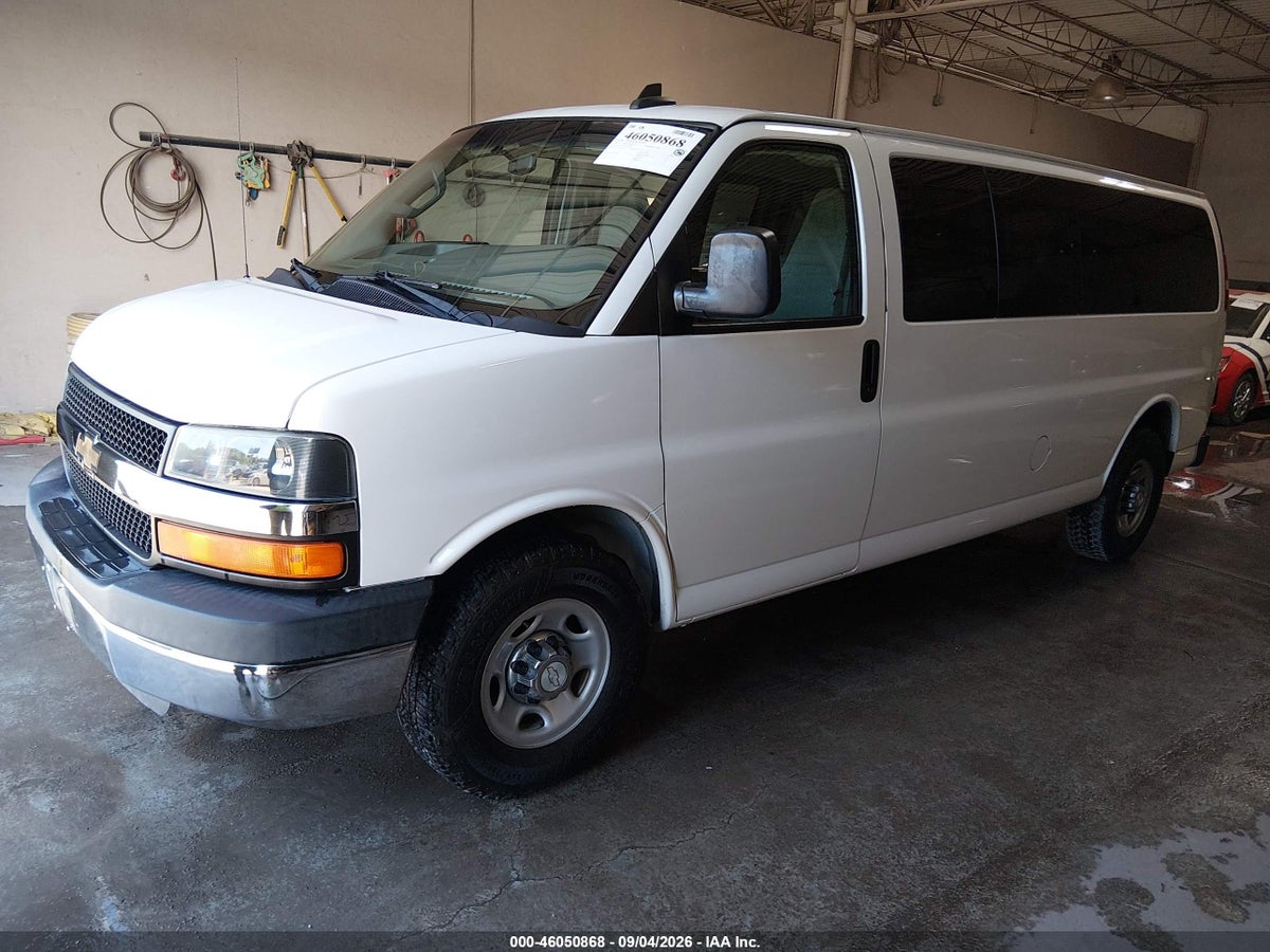 2016 CHEVROLET EXPRESS 3500 LT — снимка 2