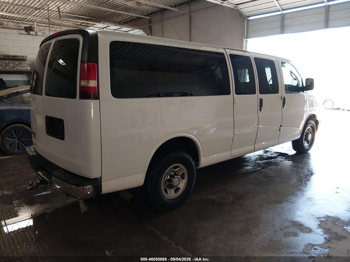 2016 CHEVROLET EXPRESS 3500 LT — снимка 4
