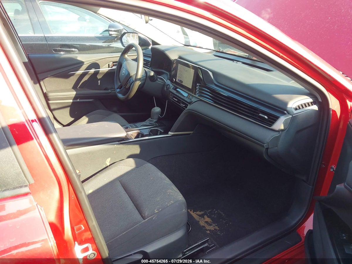 2026 TOYOTA CAMRY LE — снимка 5