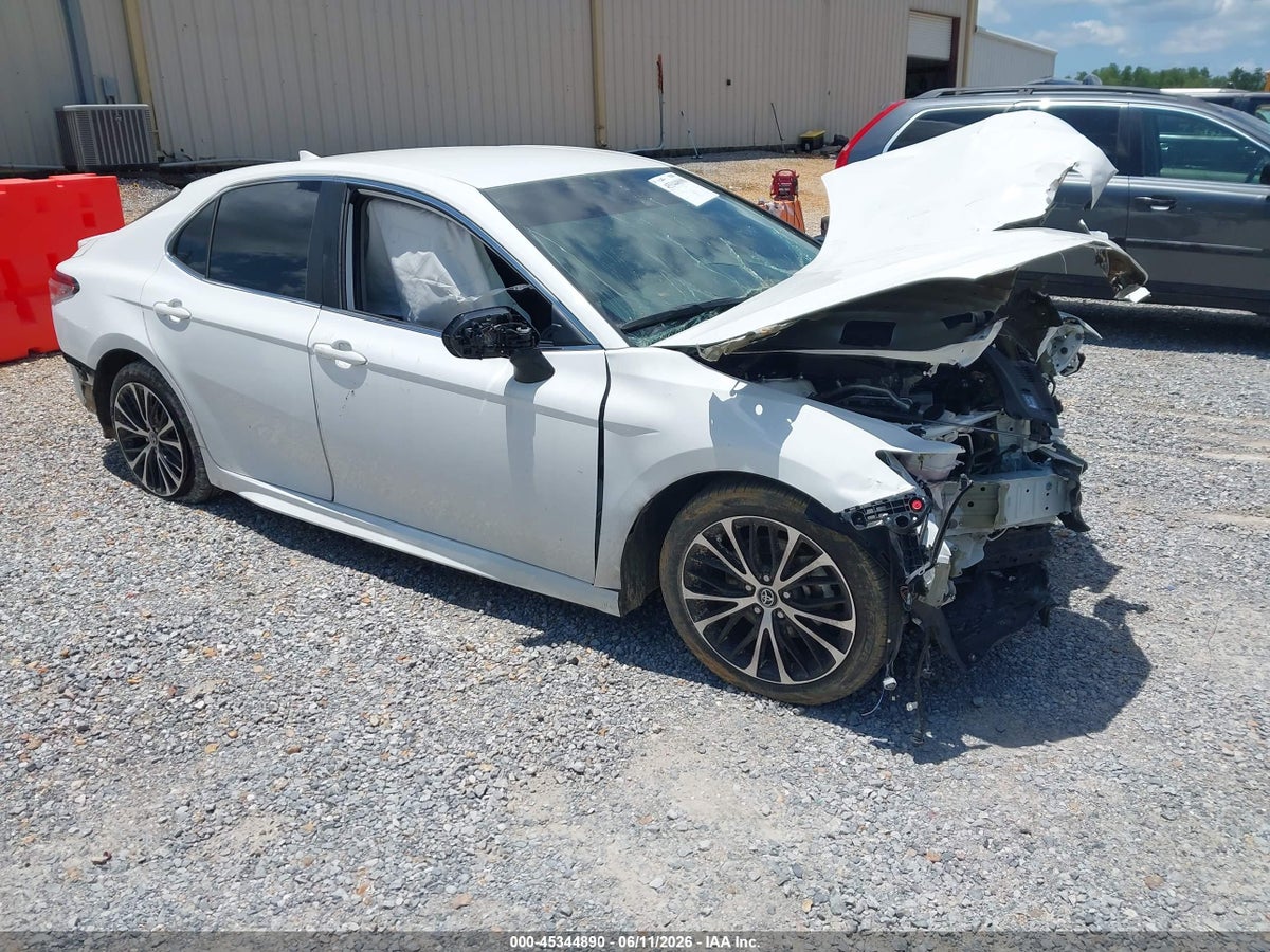 2020 TOYOTA CAMRY SE