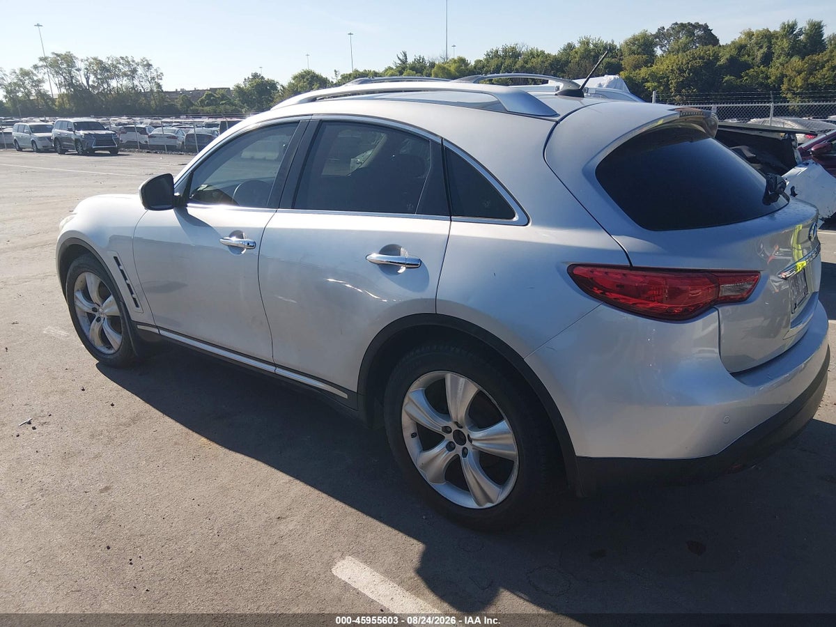 2011 INFINITI FX35 — photo 3