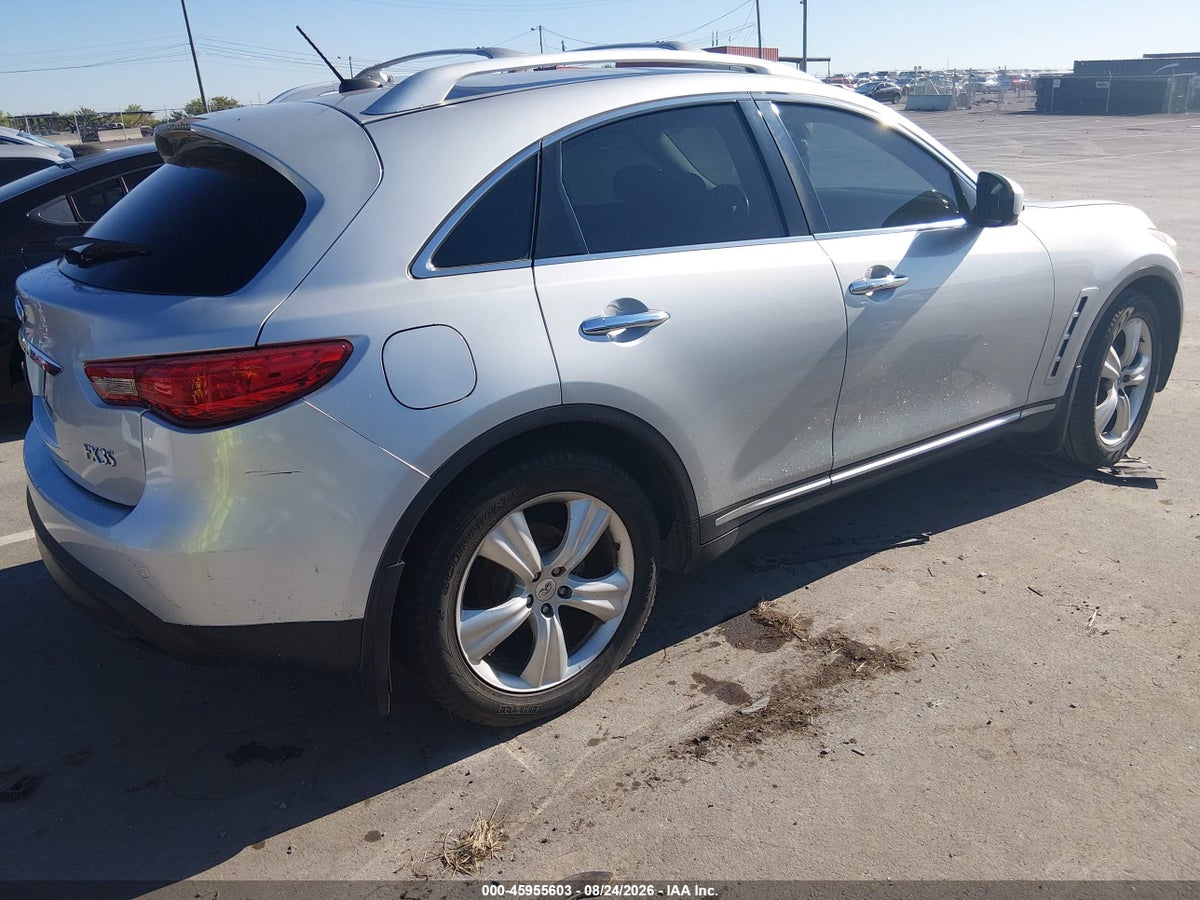 2011 INFINITI FX35 — photo 4