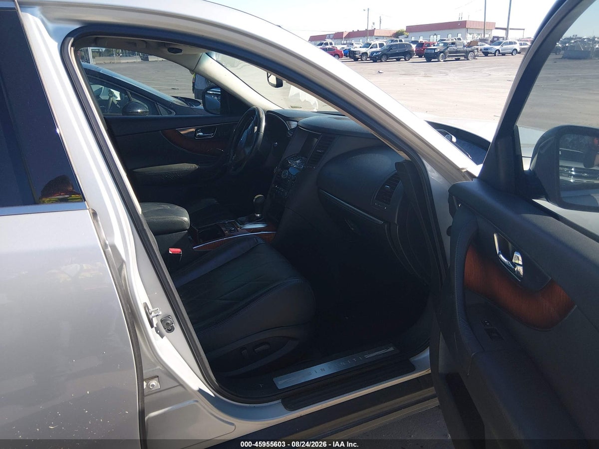2011 INFINITI FX35 — photo 5