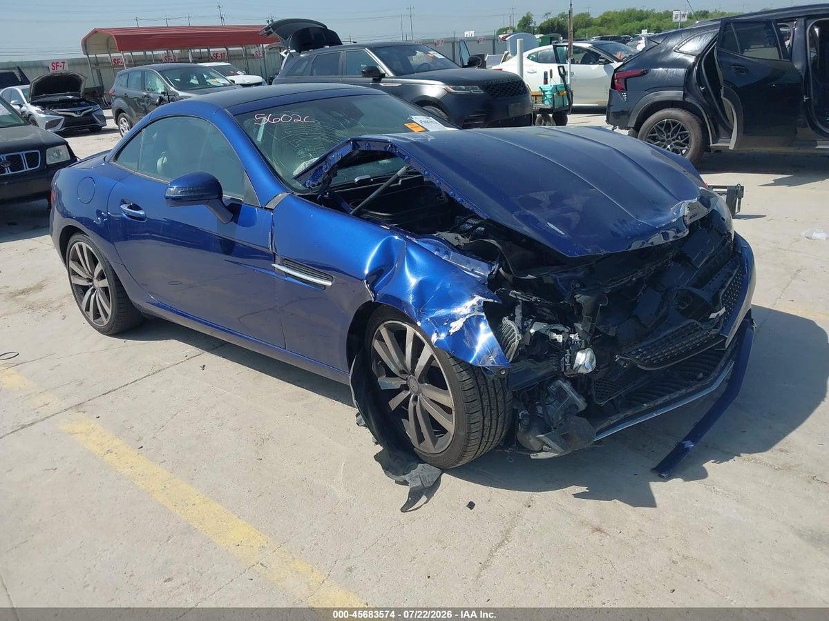 2017 MERCEDES-BENZ SLC 300